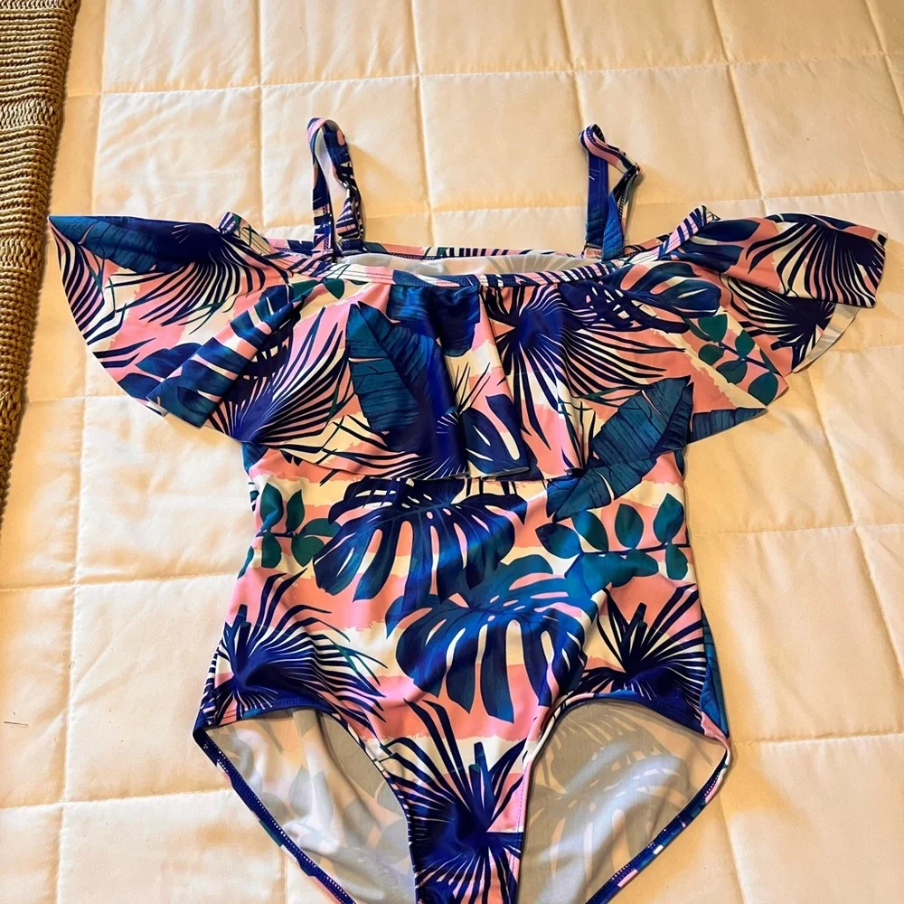 Womens and men matching bathing suits - Picture 6 of 9
